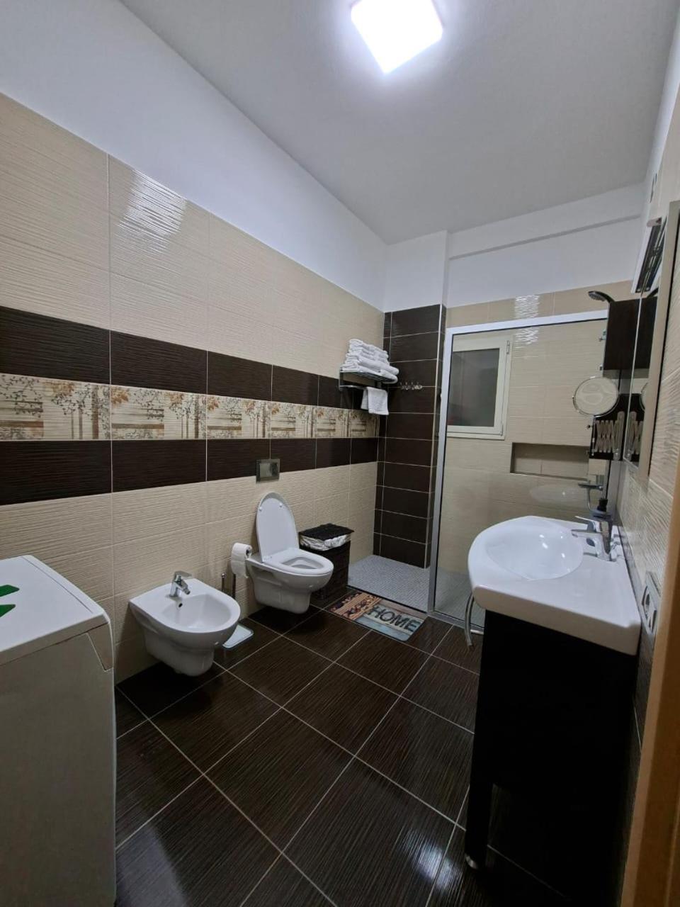 Peaky Hotel Durrës Extérieur photo